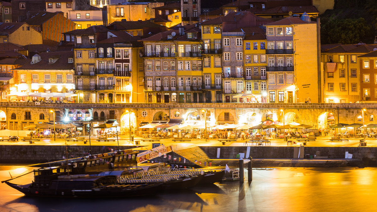 boat-buildings-waterfront-busy-nightlife-porto-canal-dinner-portugal-food-scene.jpg