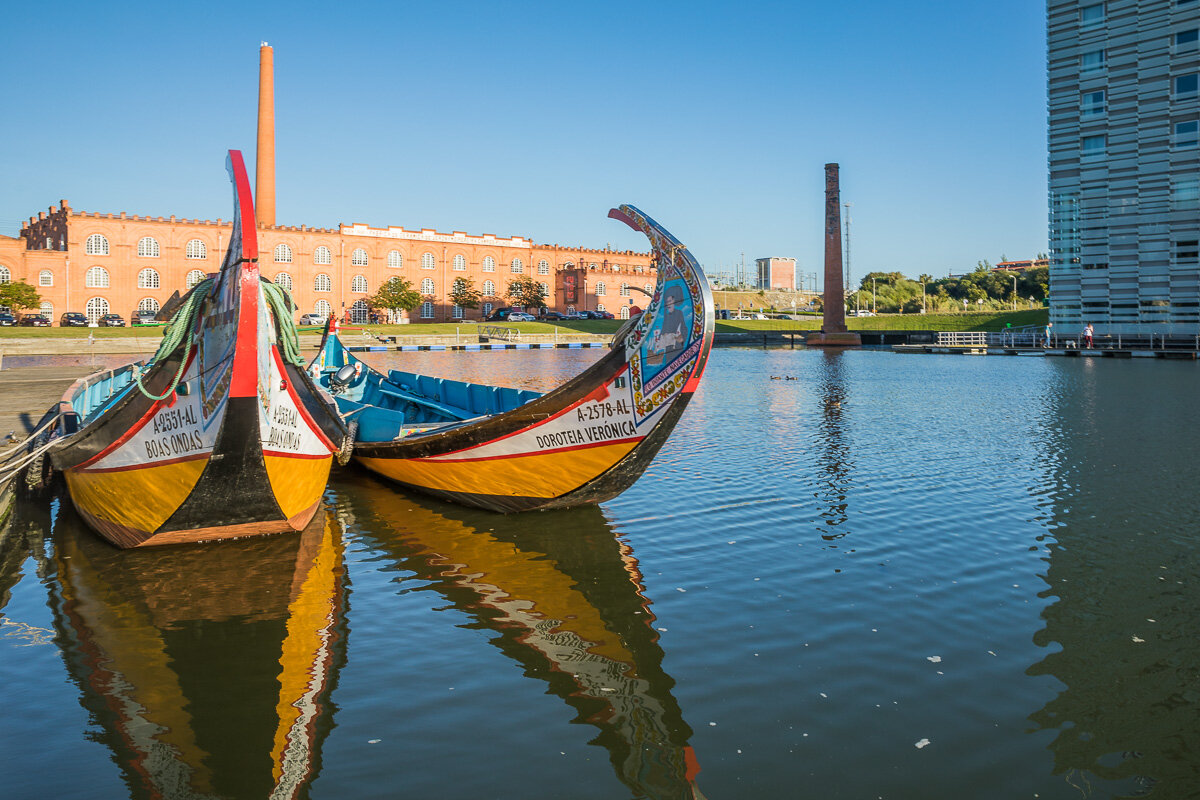 aveiro-boats-gondola-gondolas-travel-portugal-photographer-canal.jpg