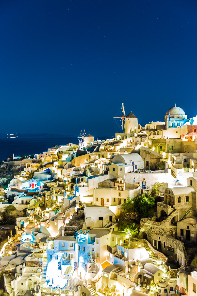 evening-nightfall-windmill-santorini-oia-town-village-view-landscape-night-long-exposure.jpg