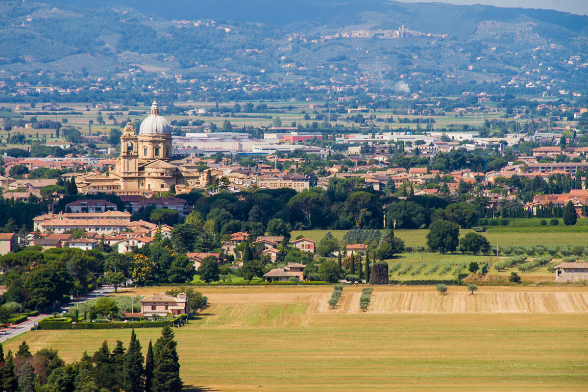 assissi-italy-italian-countryside-rural-church-assis-europe-EU-travel-tourism.jpg
