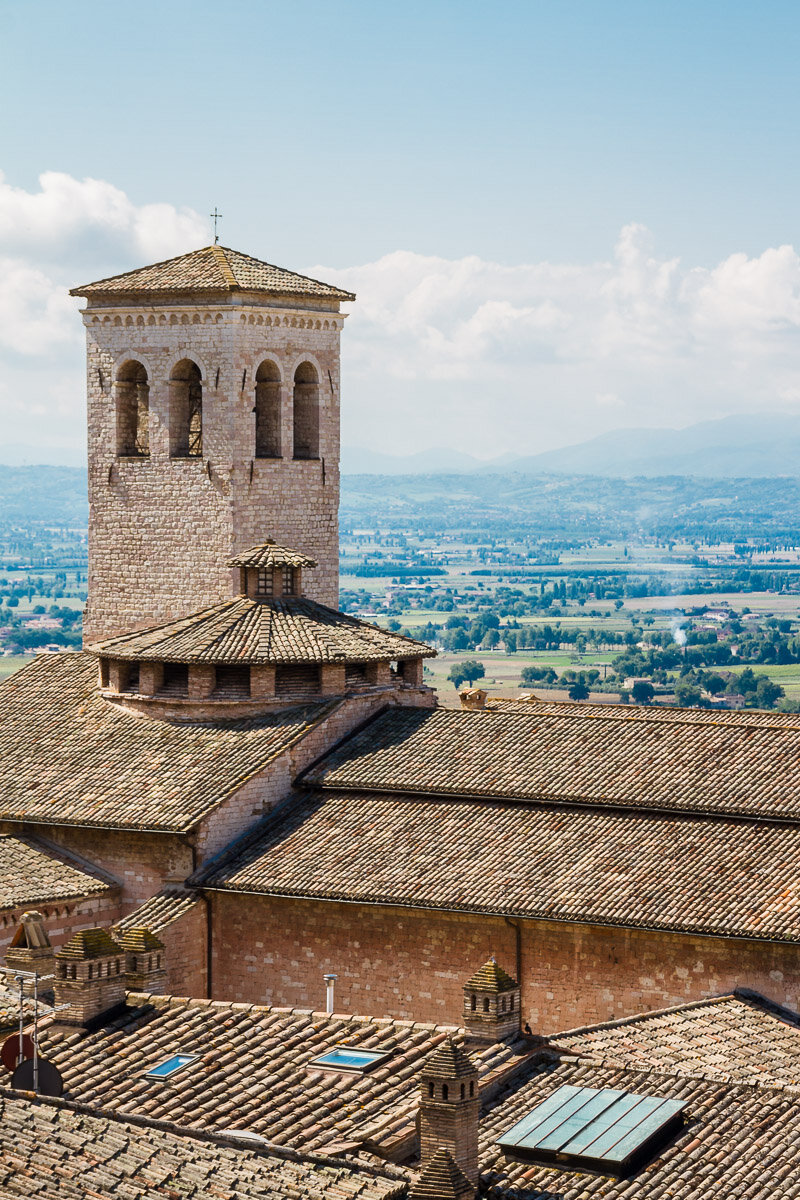 tower-church-assissi-assisi-countryside-italian-italy-town-village-travel-EU-europe.jpg