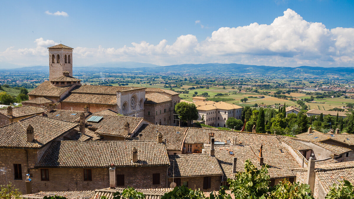 travel-assissi-town-villge-italy-countryside-florence-rural-farmland-italian.jpg