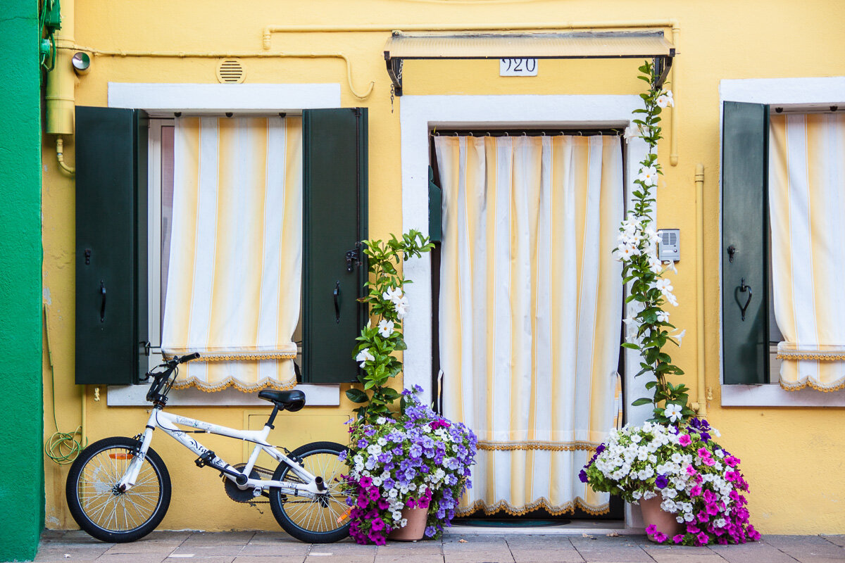 italian-italy-village-burano-venice-travel-tourism-sightseeing-photography-inspiration.jpg