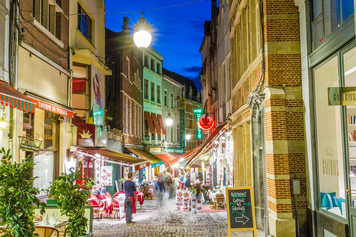 brussels-belgium-restaurant-street-evening-blue-hour-city-photography-evening-long-exposure.jpg