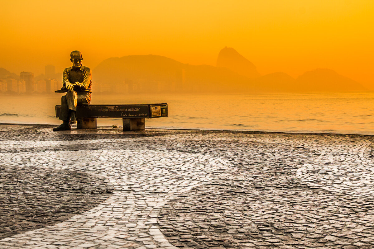 statue-estatua-carlos-drummond-de-andrade-rio-janeiro-brasil-brazil-copacabana-beach-orla-beachfront.jpg