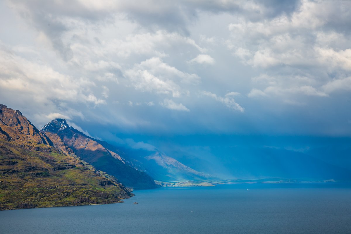 deer-park-heights-lake-queenstown-storm-sky-morning-roadtrip-travel-south-island.jpg