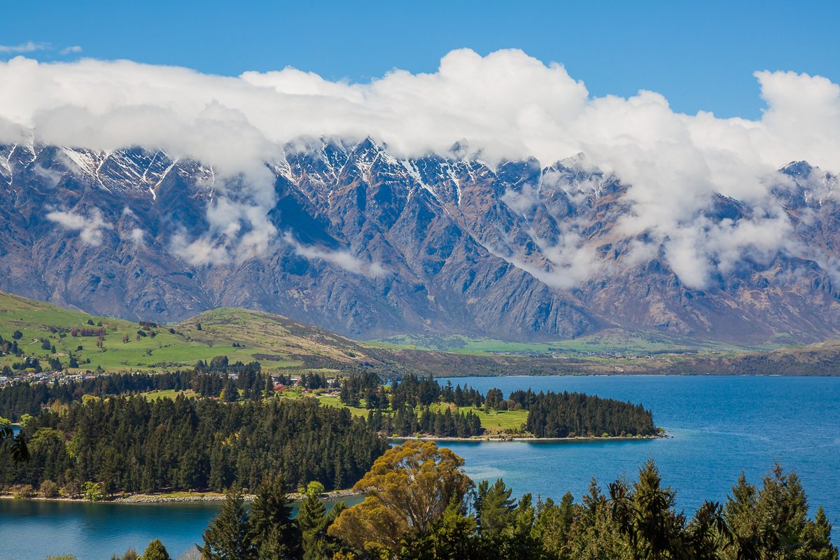 queenstown-mountains-view-travel-roadtrip-lake-trip-landscape-photography-NZ.jpg