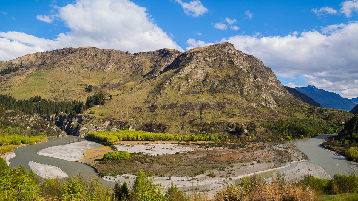 queenstown-skippers-canyon-view-river-mountains-travel-trip-roadtrip-onsen-pools-look.jpg