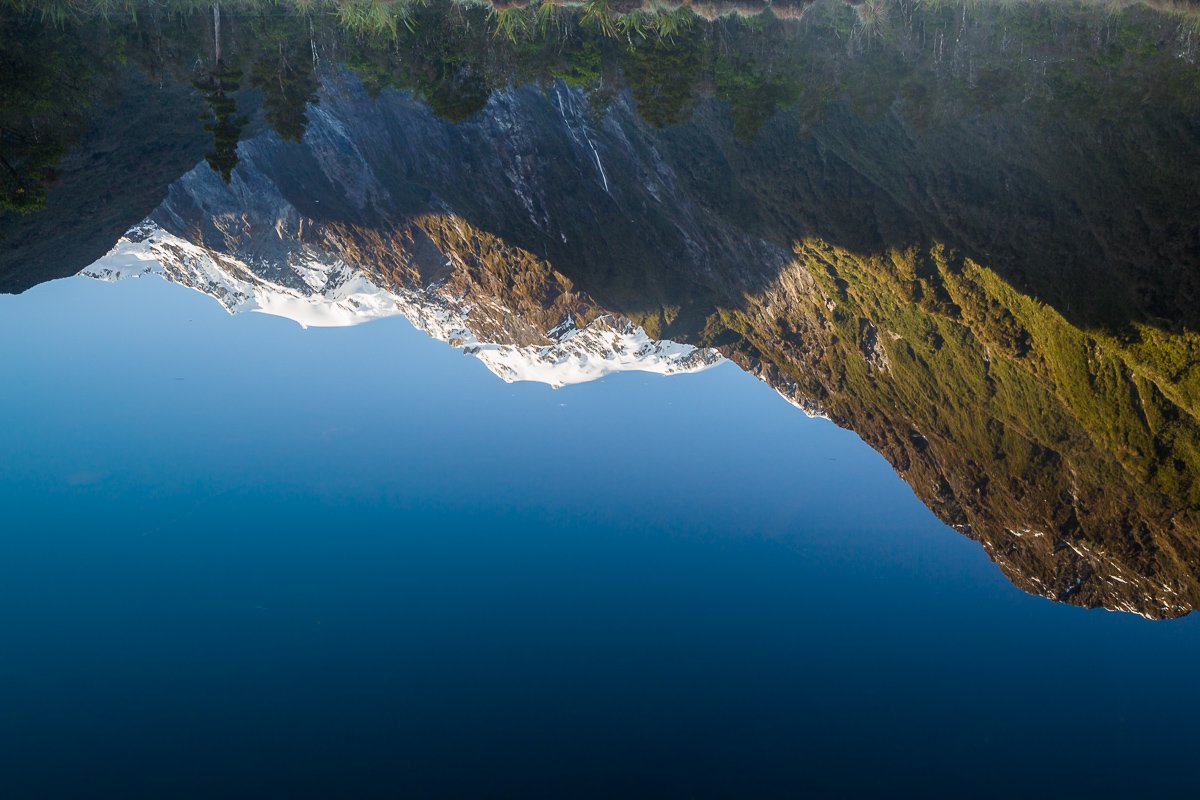 peters-pool-reflection-west-coast-new-zealand-fiordland-roadtrip-photography-blog-lakes.jpg