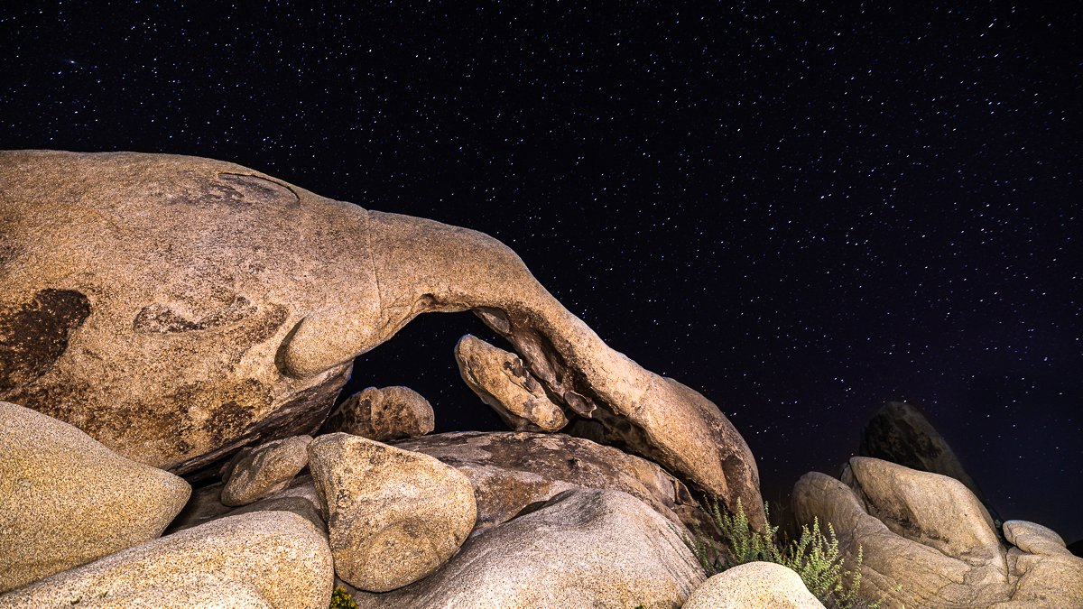 arch-rock-joshua-tree-national-park-dark-sky-preserve-california-parks-US-USA-travel-tourism-visit.jpg