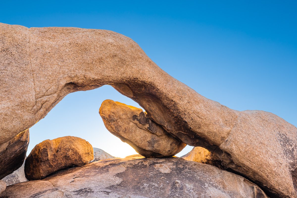 detail-arch-rock-joshua-tree-national-park-boulders-sunrise-sunlight-light-golden-california-southern.jpg