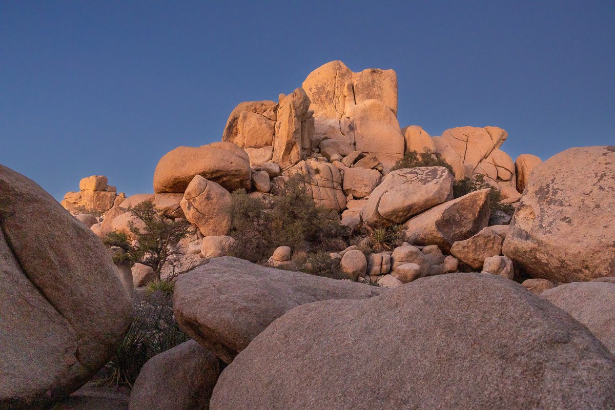 sunset-hall-of-horrors-rock-formation-evening-nightfall-dusk-sunset-day-end-walk.jpg