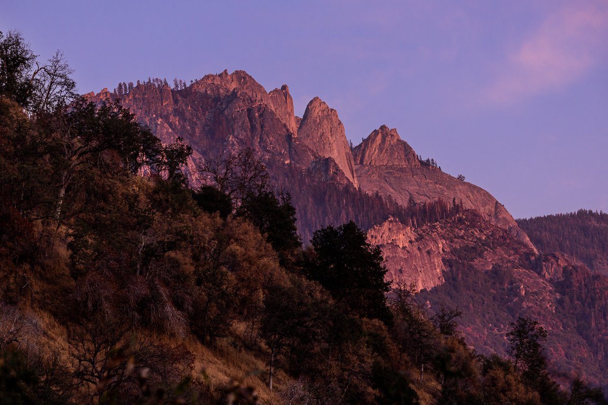 golden-sunset-light-sequoia-national-park-road-purple-dusk-evening-long-exposure-photography-photographer-blog-post-travel.jpg