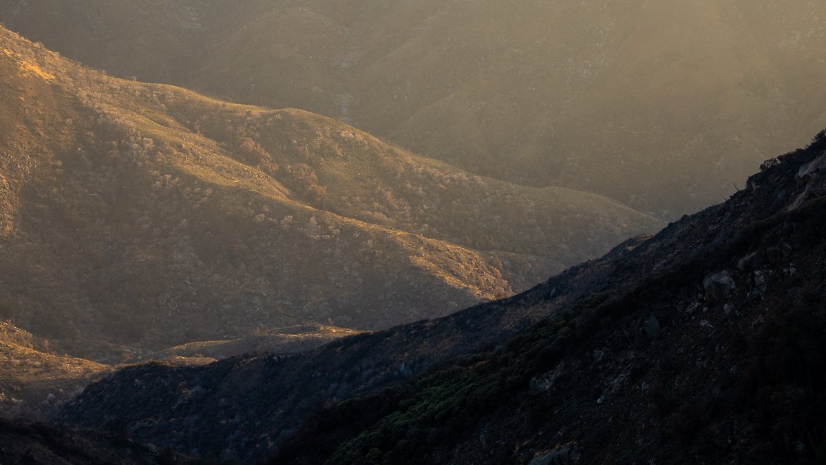 golden-sunset-light-sequoia-national-park-road-stop-landscapes-california-southern-CA-roadtrip-travel.jpg