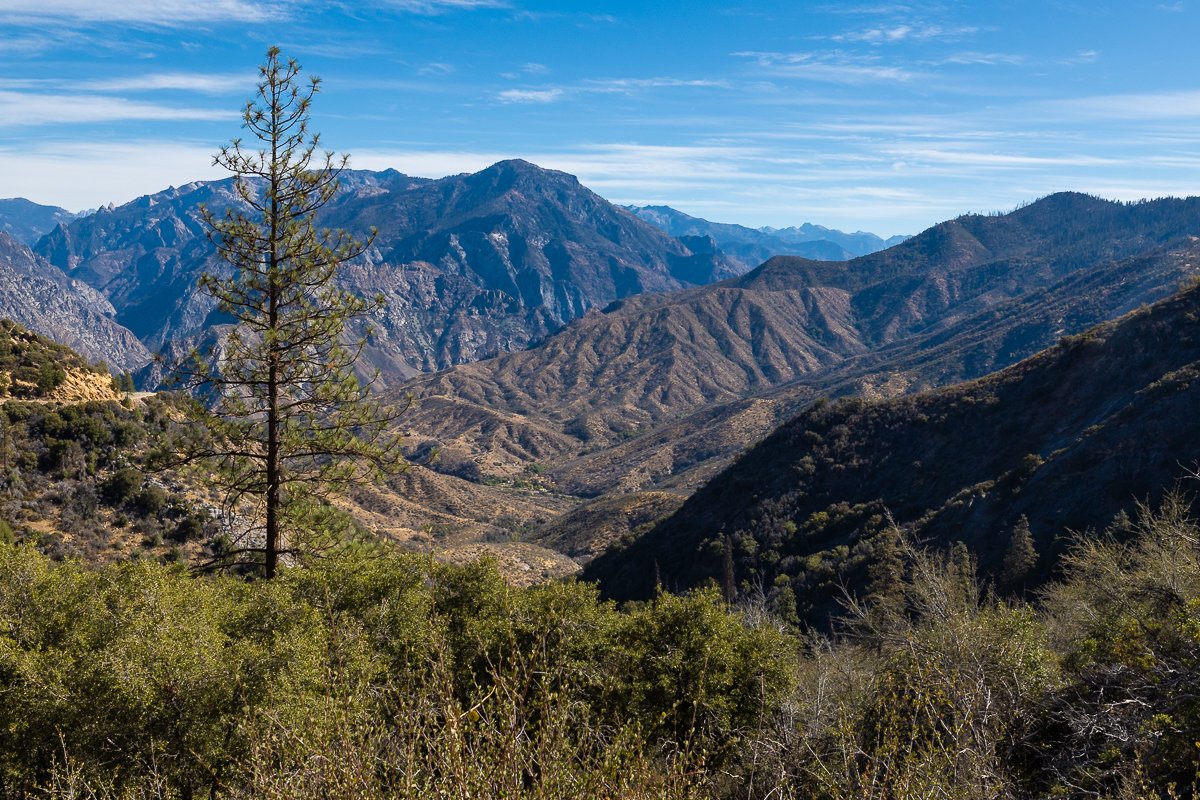 mountain-ridge-view-valley-kings-canyon-national-park-landscape-daytime-travel-blog-post.jpg