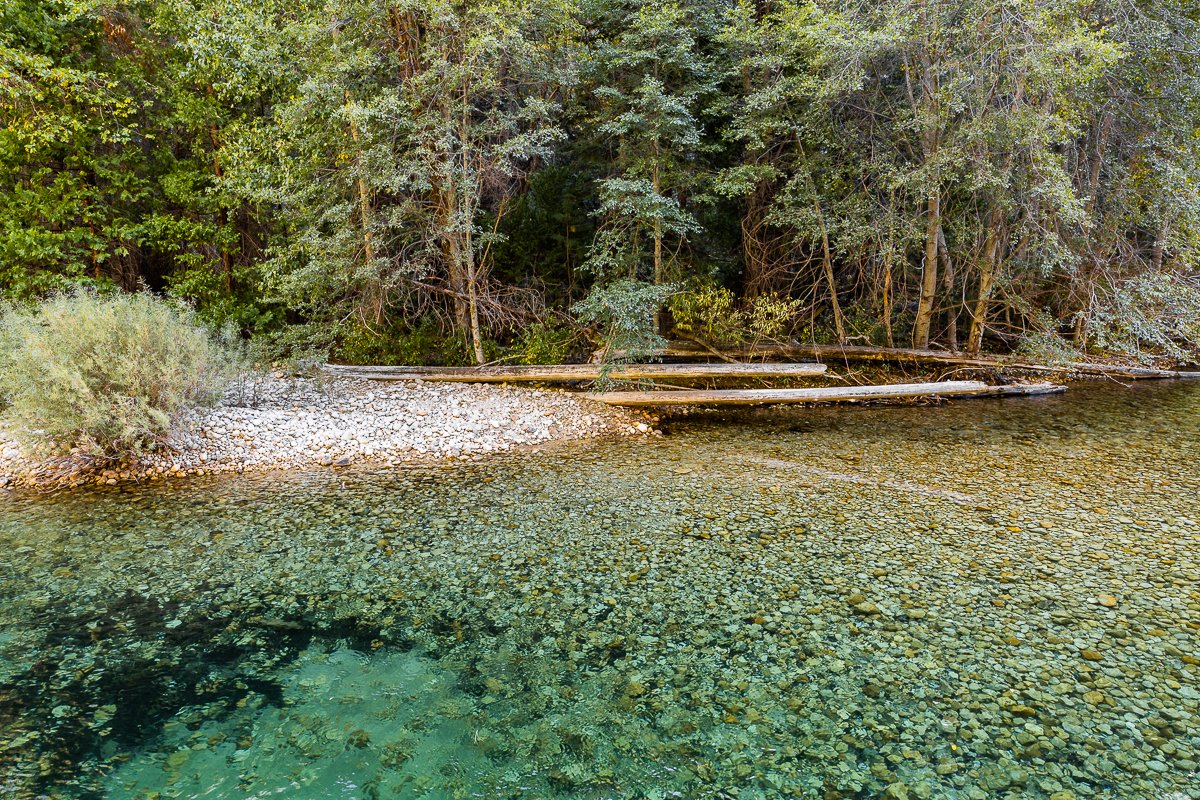 river-kings-canyon-national-park-muir-rock-walk-loop-green-clear-transparent-water-loop-trail-short.jpg