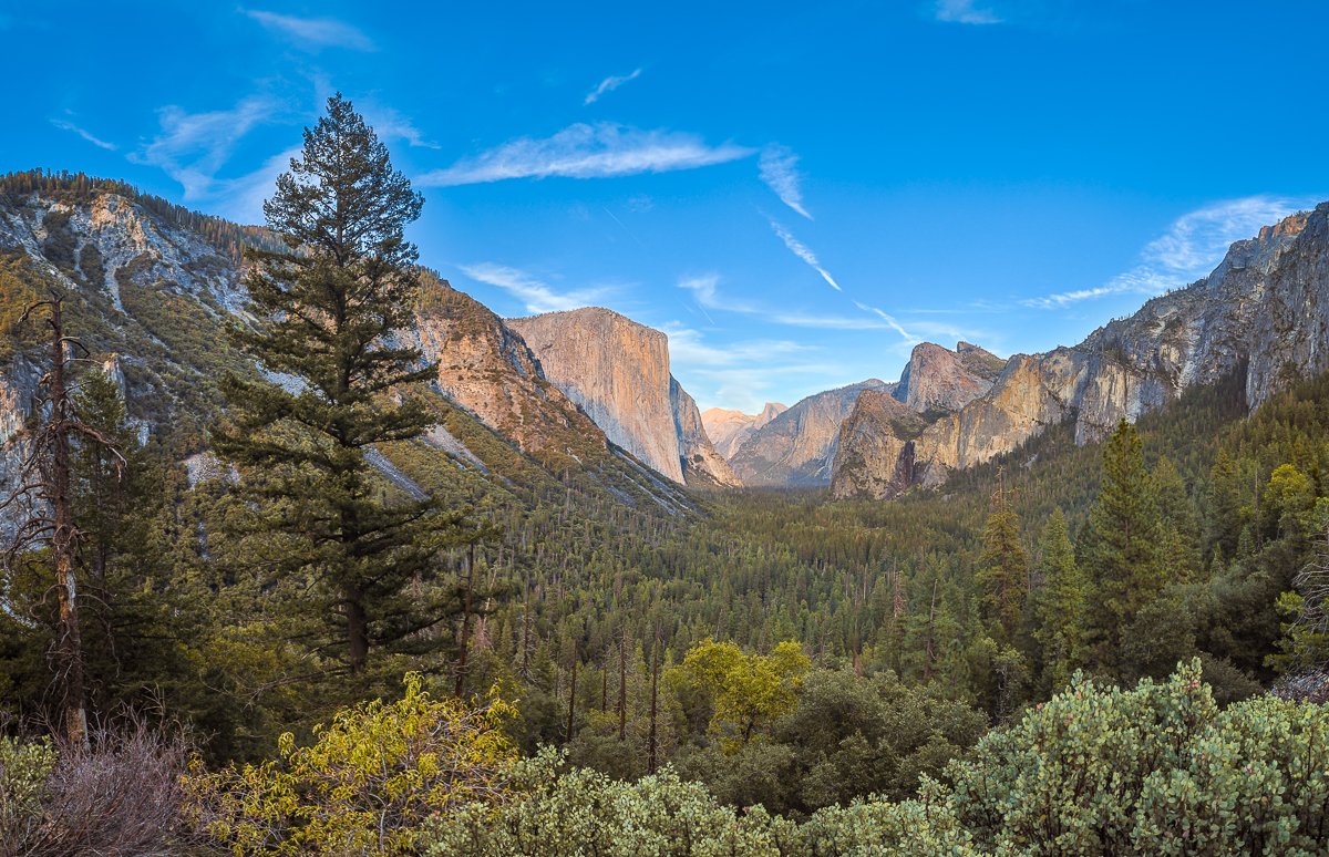 tunnel-view-yosemite-national-park-wide-landscape-shot-HDR-angle-ansel-adams-photograph-famous-location.jpg