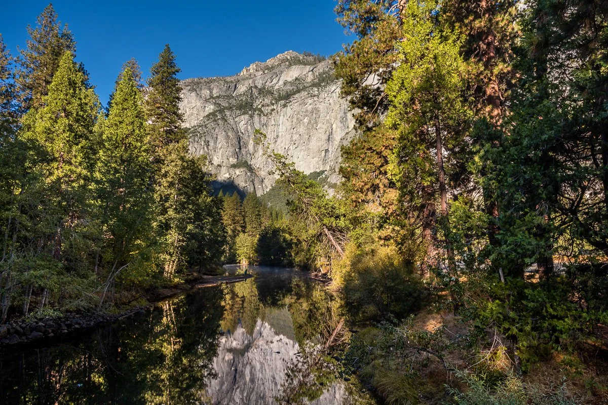 sentinel-bridge-yosemite-national-park-view-river-forest-trees-autumn-early-morning-light-photographer-california.jpg