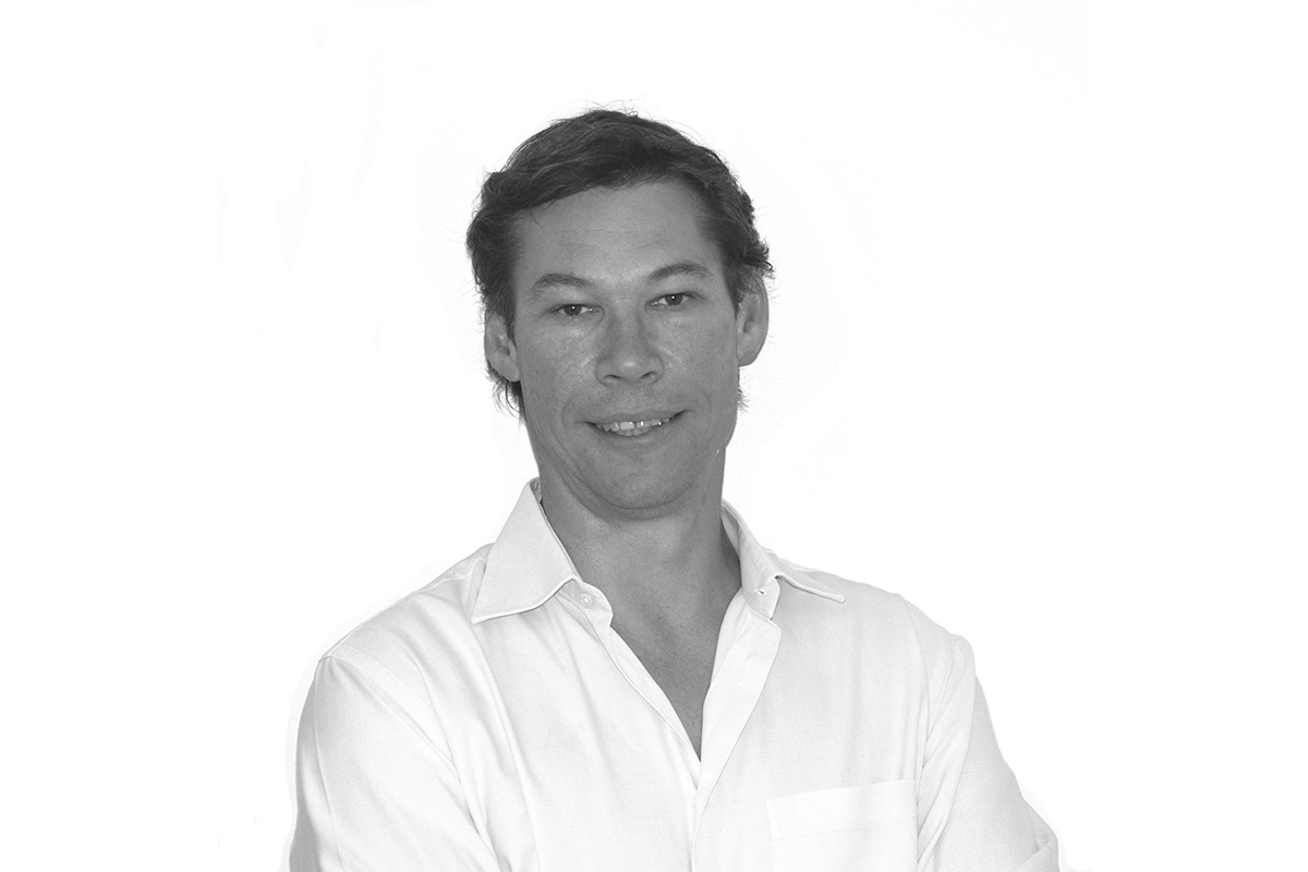 KEITH DRAGE - MANAGING DIRECTOR Keith immigrated to Australia in late 2000 and shortly after, together with Ron Mulder, founded WA Sandalwood Plantations (WASP). Keith has been involved with the development and management of every commercial Australian sandalwood plantation developed by WASP. Acting as Managing Director since 2008 Keith oversees WASP’s commercial management including investor relations, finance and sales. In addition Keith has focused on the marketing, distribution and sales of sustainable plantation sandalwood products into India, China and Taiwan. Keith graduated in Chemistry from University College, London in 1986.