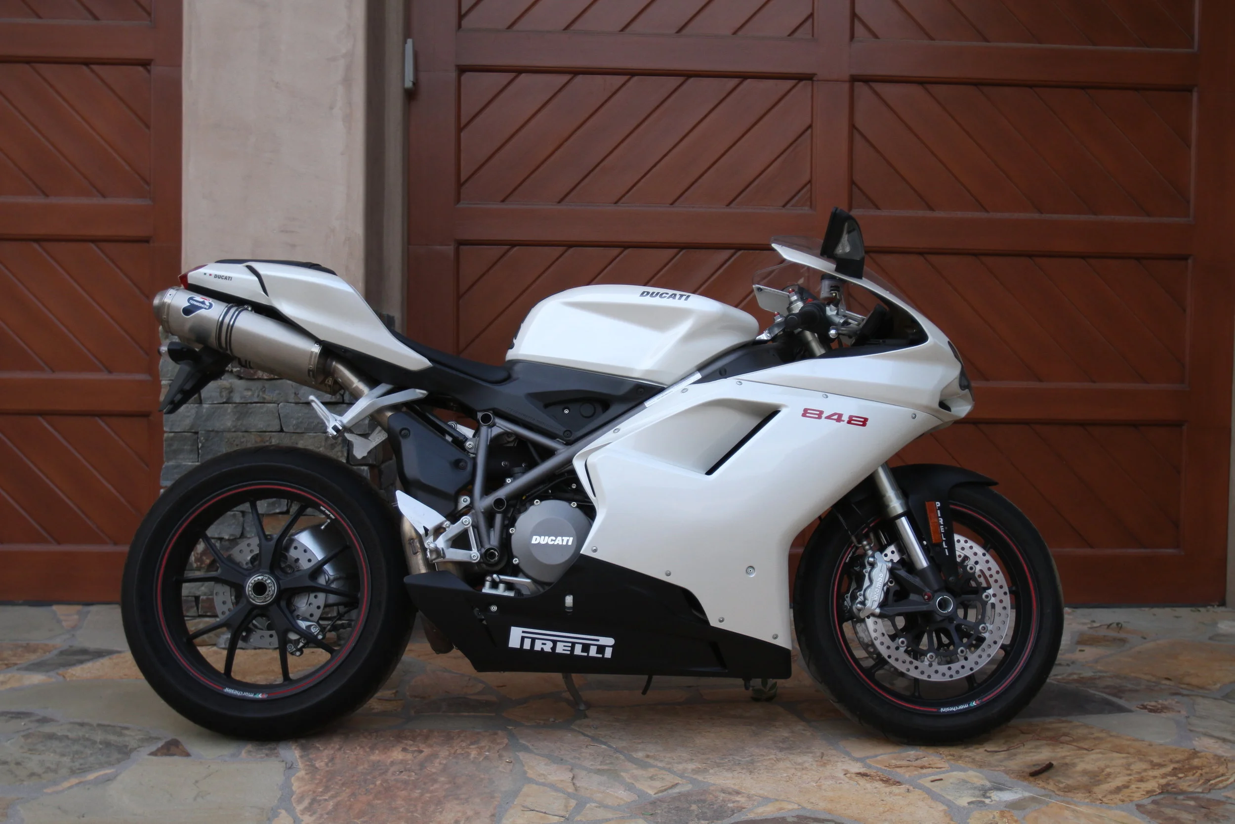 AmericanPictureCars_2008Ducati848-1.JPG