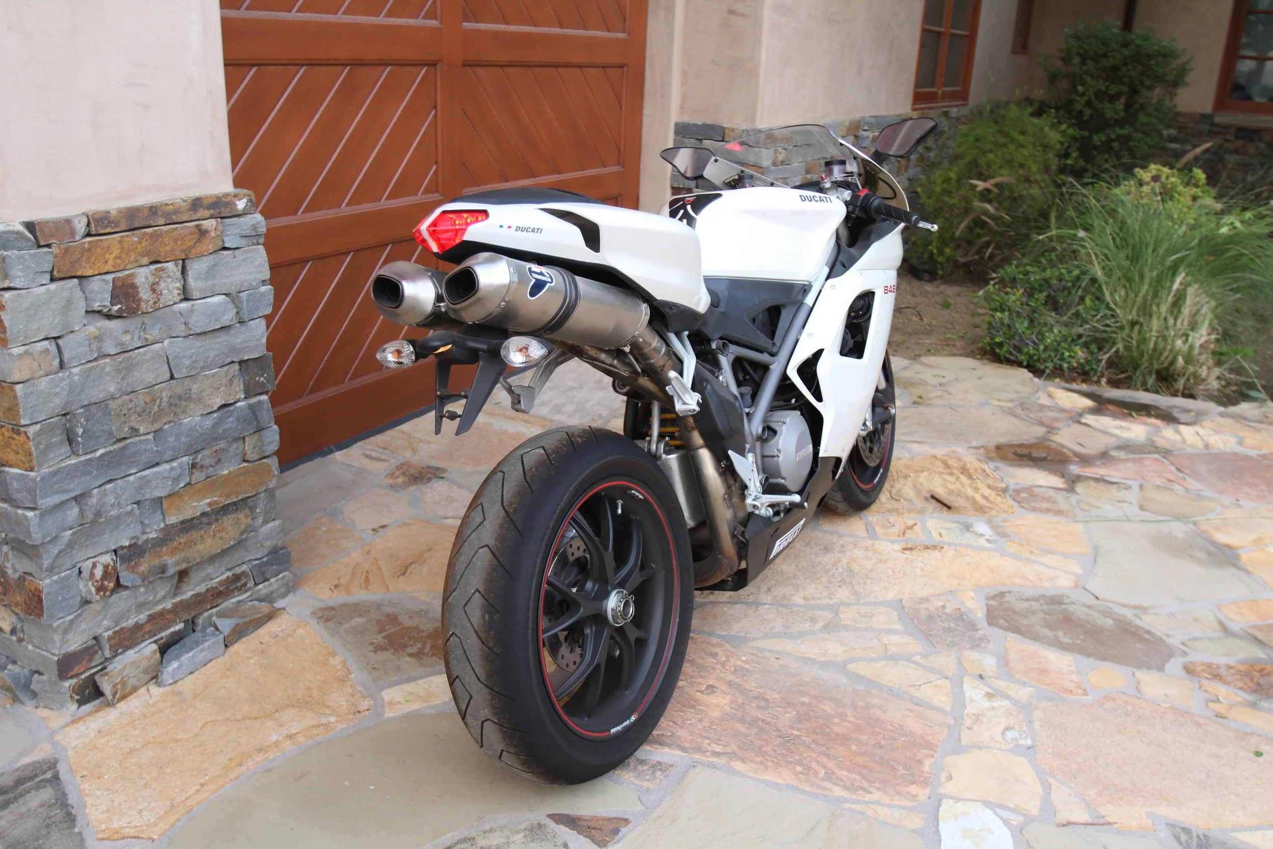 AmericanPictureCars_2008Ducati848-4.JPG