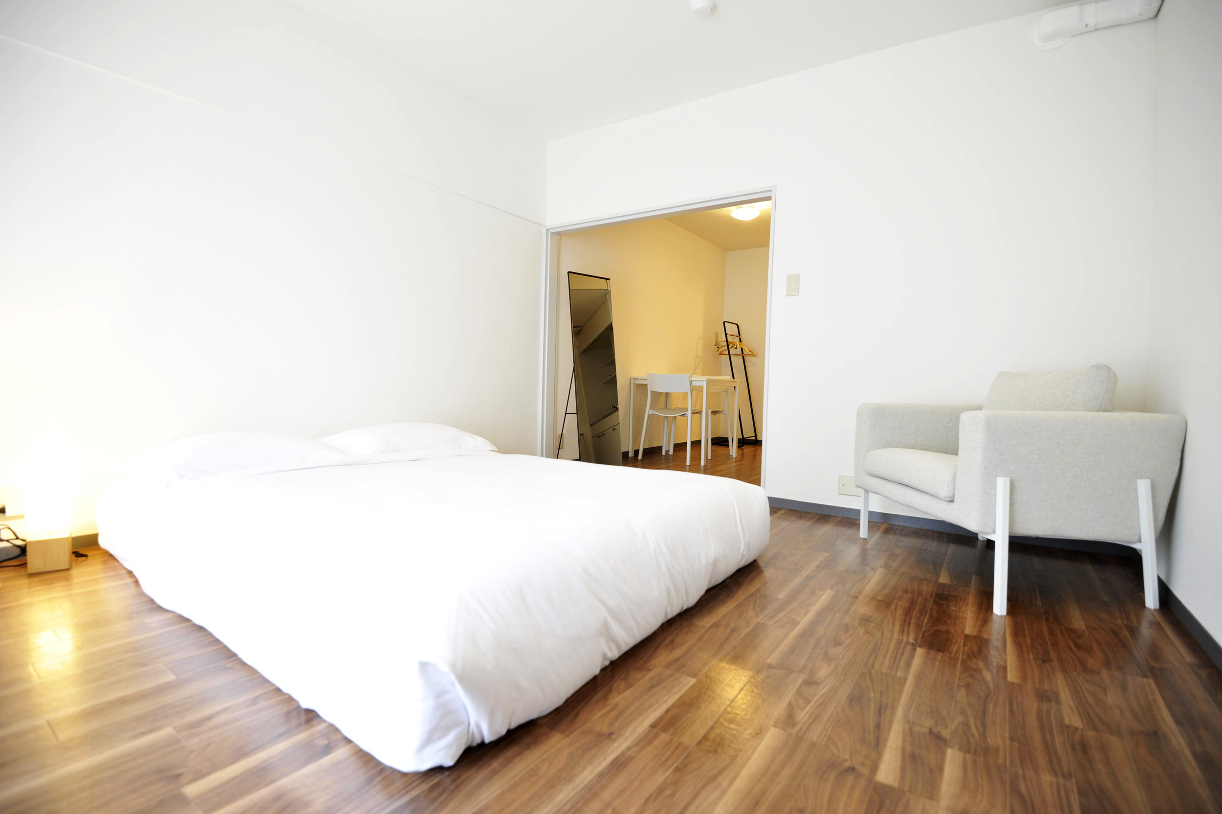 brown_bedroom_from_corner.jpg