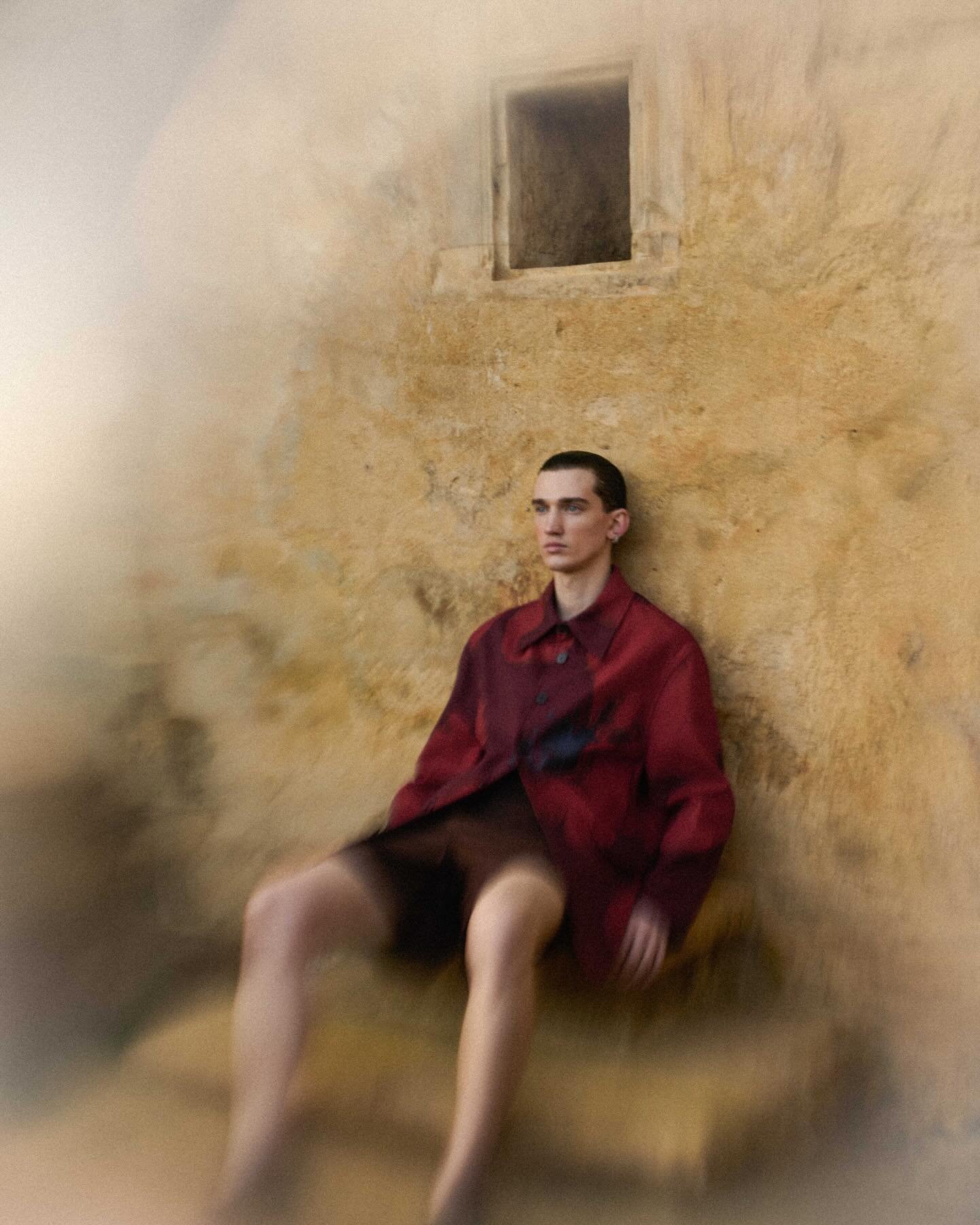 New story out for @lofficielhommesitalia.

Photography @frederico__martins 
Photographer assistants @p.g.sa @vicentesottomayor 
Styling @iampaoloturina 
Styling assistant @gloysteinsampaio.art 
Grooming @ruirocha_hairstylist 
Model @eugen2eugen 
Prod