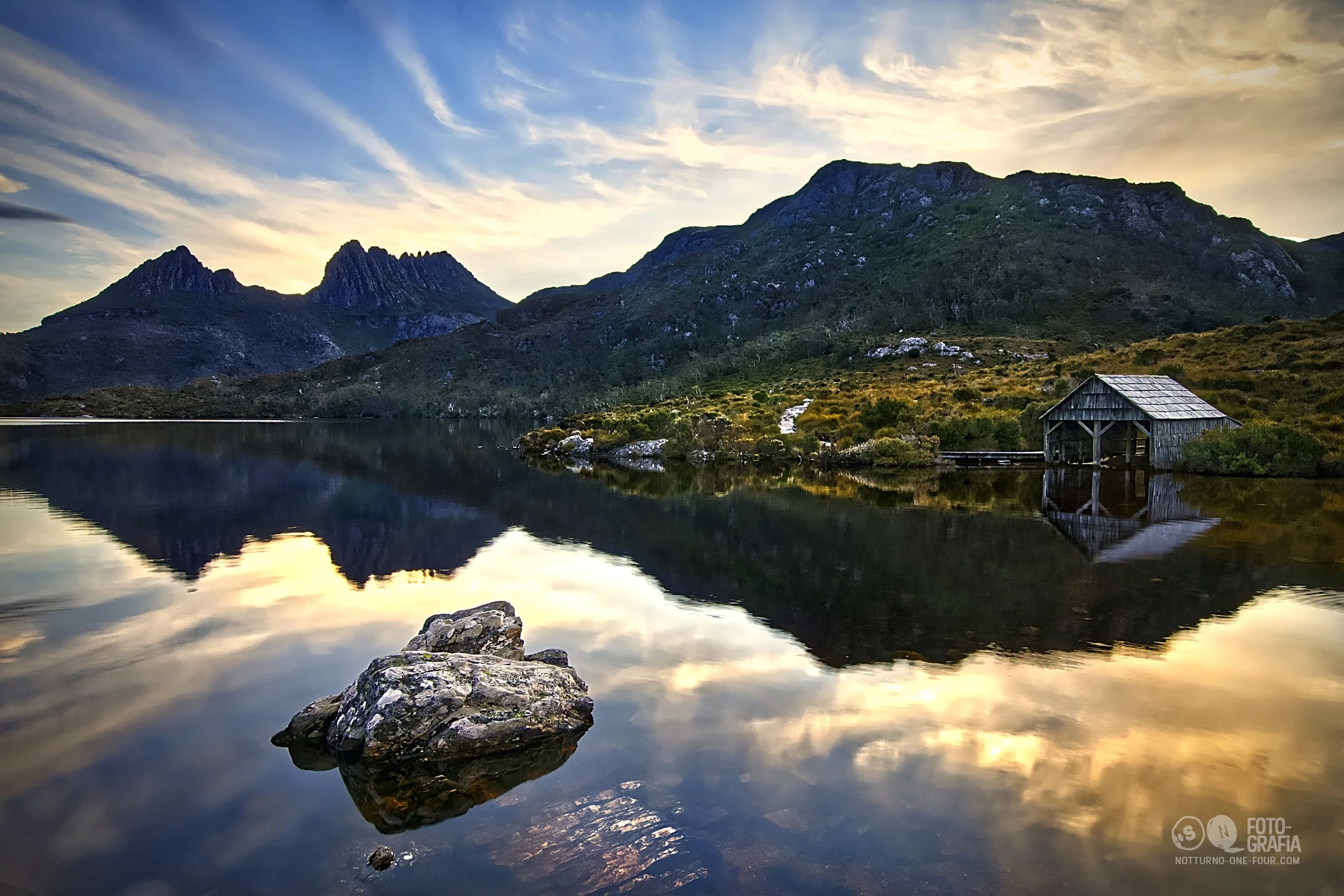 Dove Lake, Tasmania.jpg