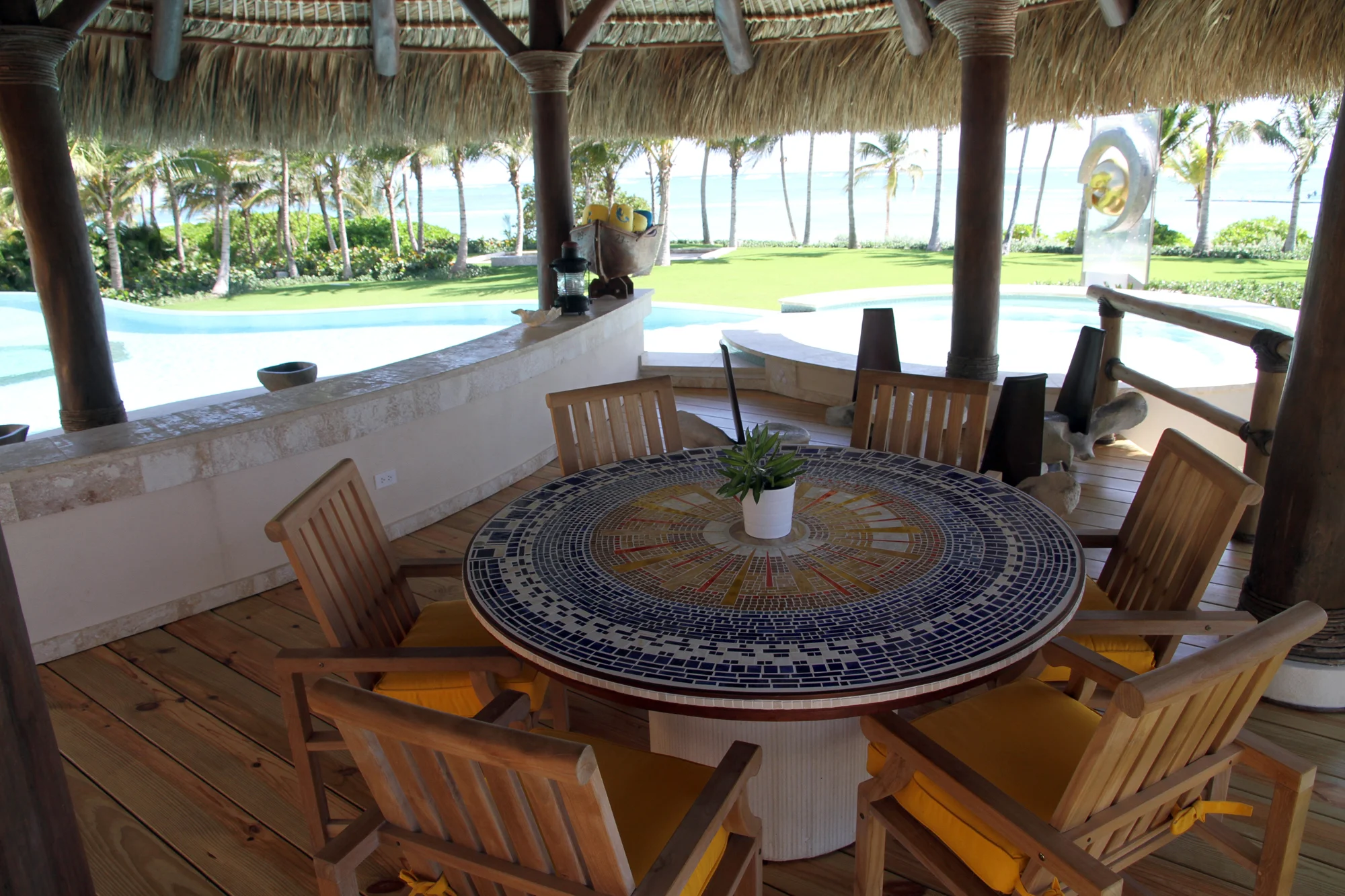 32 - Outside Pool house  - 02.JPG