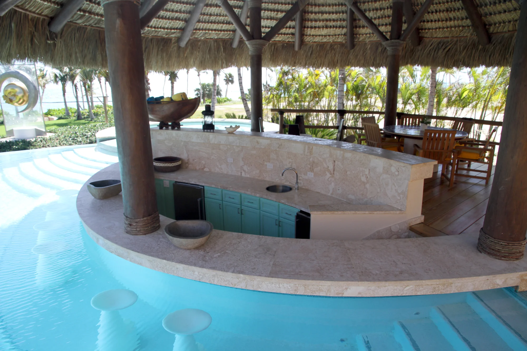 33 - Outside Pool house  - 03.JPG