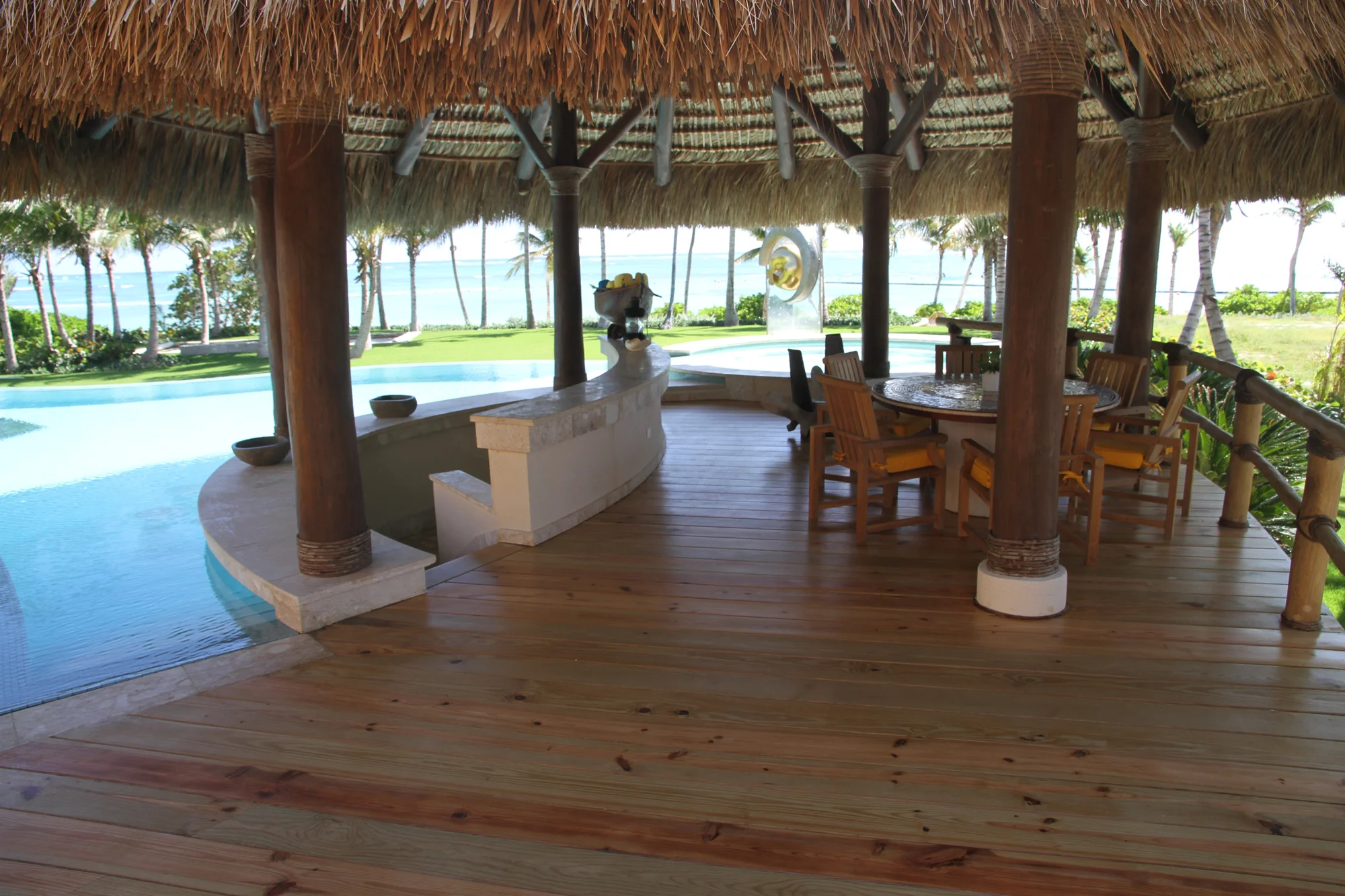 31 - Outside Pool house  - 01.JPG