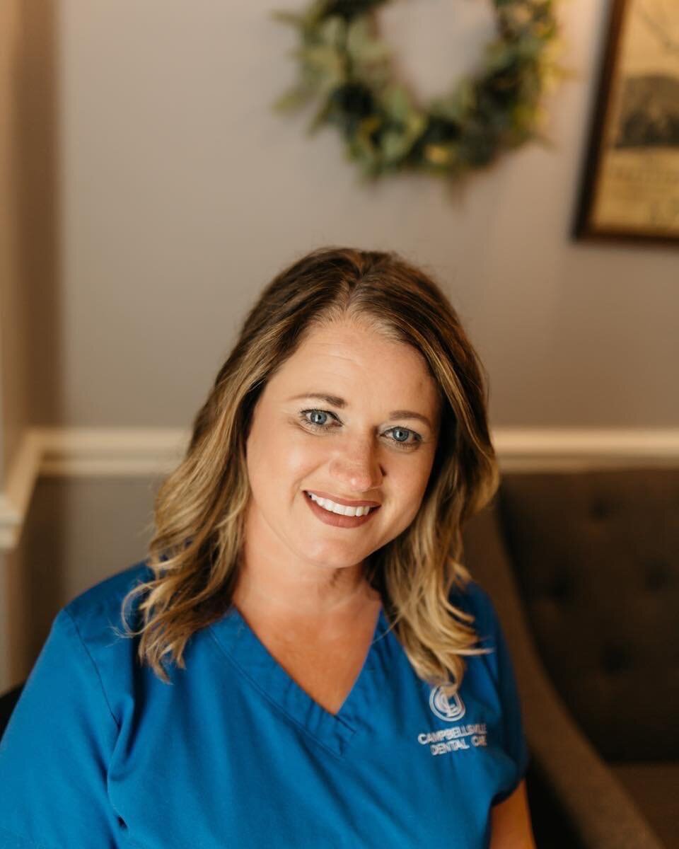 We would like to introduce you to our second dental assistant of the week, Jennifer!