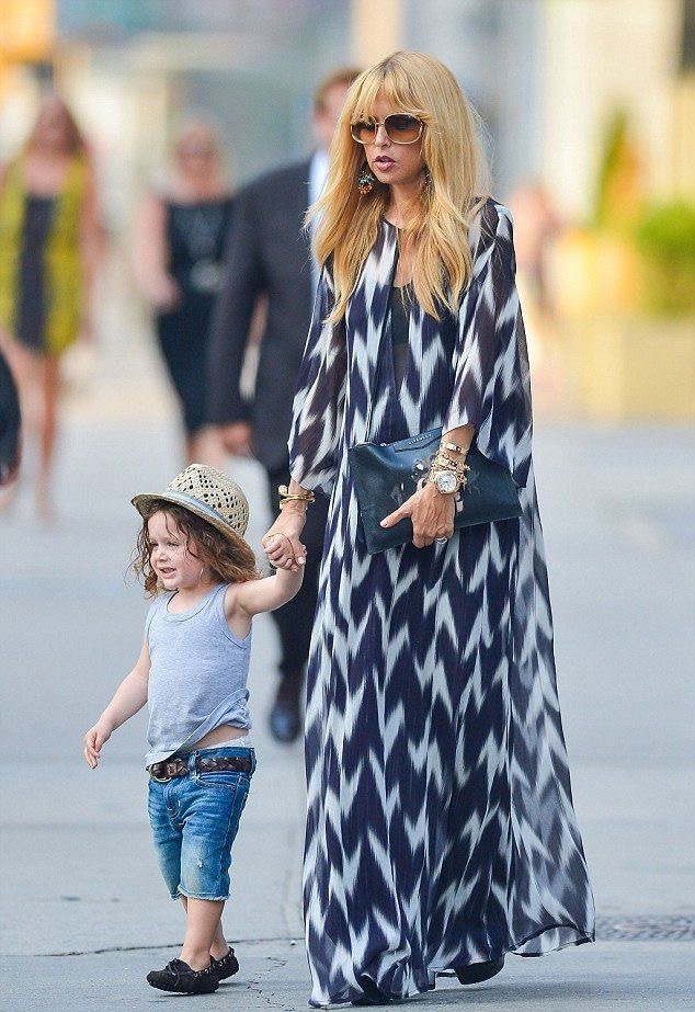 Rachel Zoe, so polished, so cool and so boho. She looks amazing ALL THE TIME! With her incredible eye and exacting knowledge of her body, Rachel makes getting dressed look easy, which is the point. To study all things Bohemian from the goddess herself, click here .