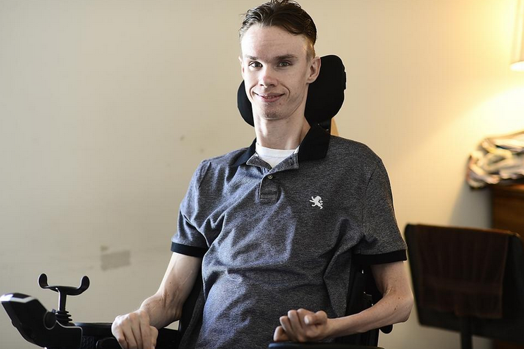  Johnathan Dodd in his home 