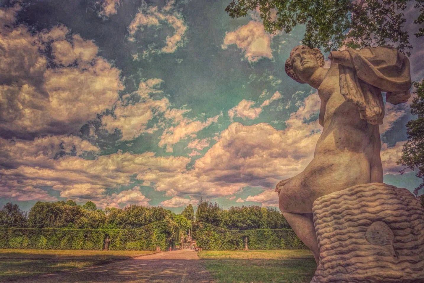  I studied for 3 months to give each photo as the flavor of an antique print as they appeared in the old tourist guides of the early '900 and this is the result. 