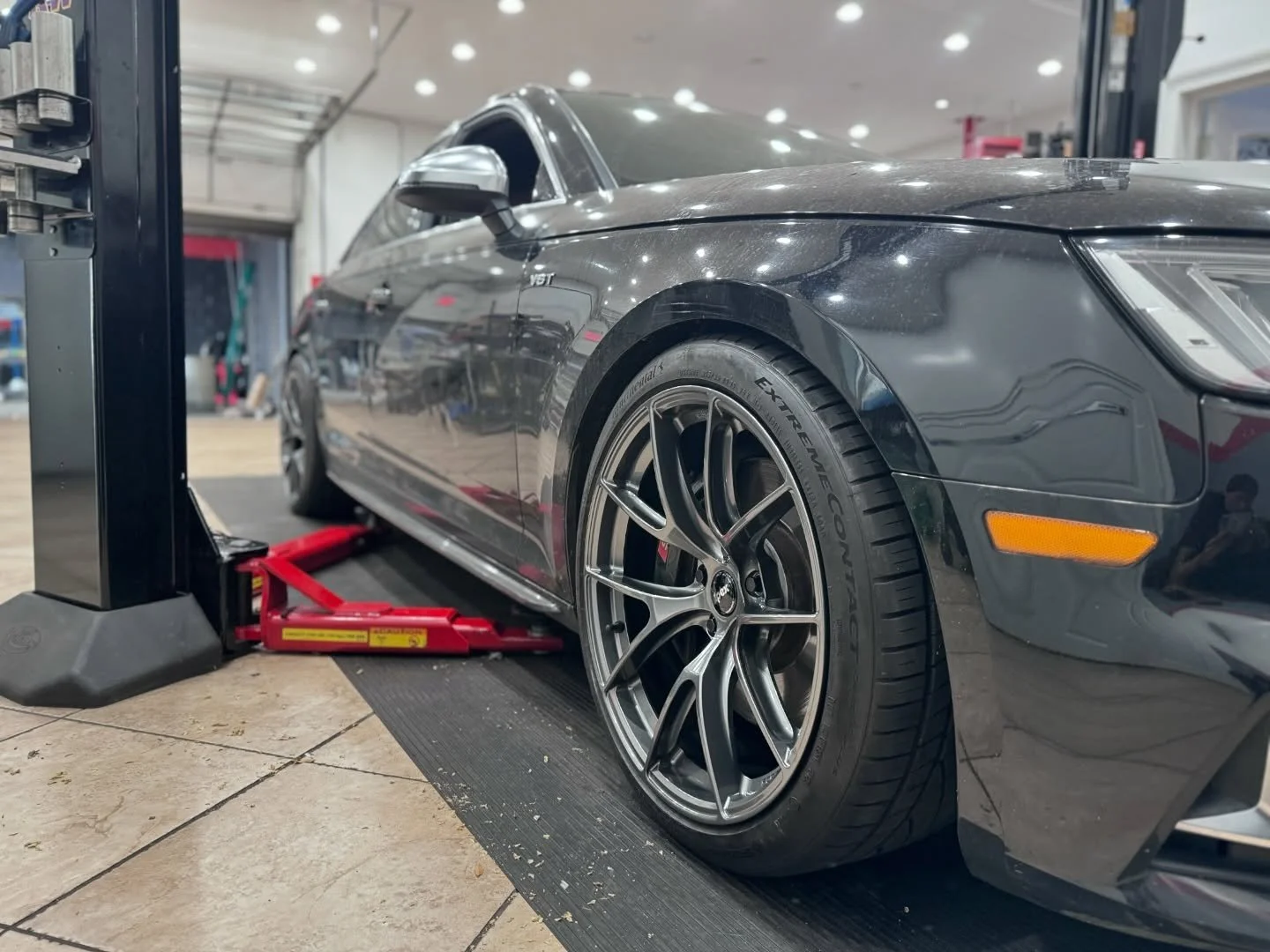🚗💨 This clean Audi S4 stopped by Brooklyn Motorsports for a new set of APEX wheels!
We take extra care when handling your new wheels!!! each set is carefully prepped and mounted using our state of the art Hunter equipment to ensure a perfect balan
