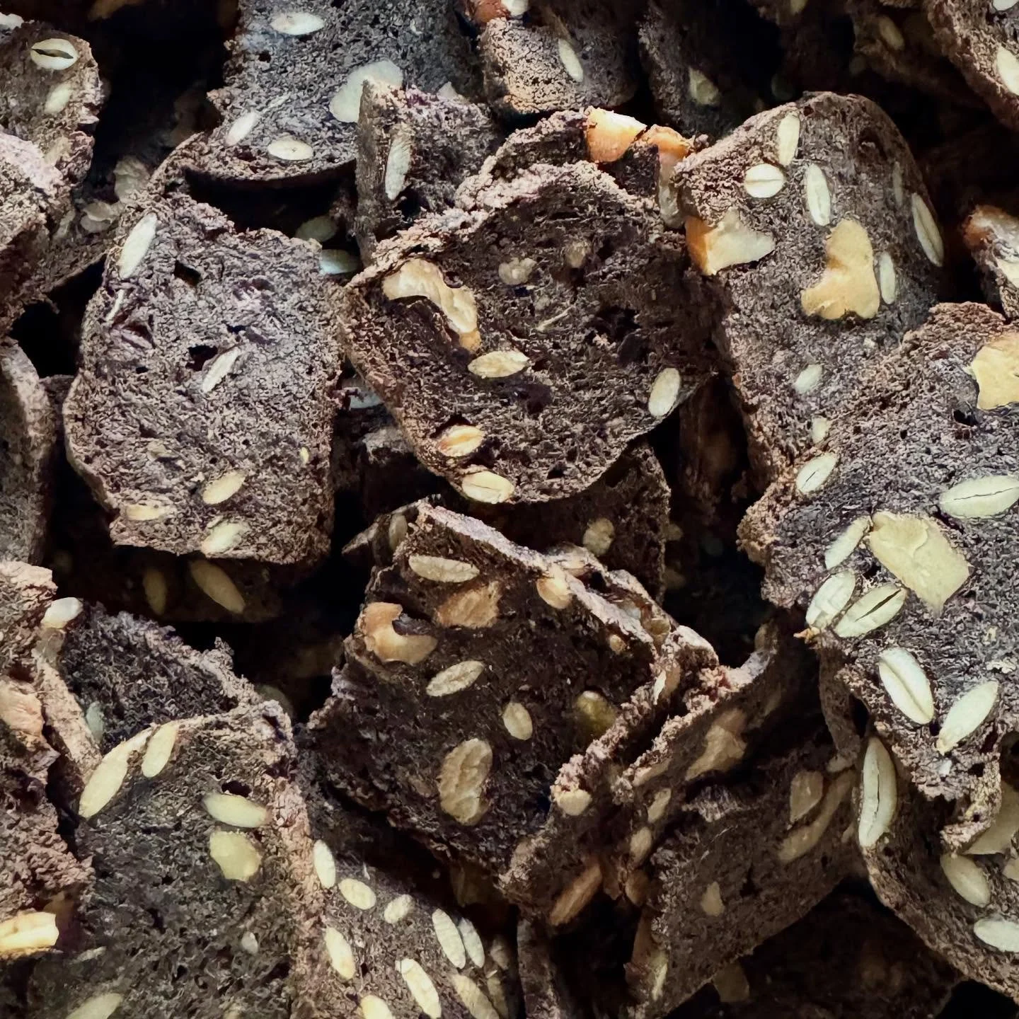 Hollywood Market tomorrow and we&rsquo;ve got fresh crackers, crisps, and granola! Bread menu tomorrow is: 🌾Purple Karma Barley, 🌾Einkorn Pepita, 🌾Walnut Red Fife, 🌾Red Fife Raisin Cardamom, 🌾Seeded Buckwheat. Come see us, from 8 till 1.