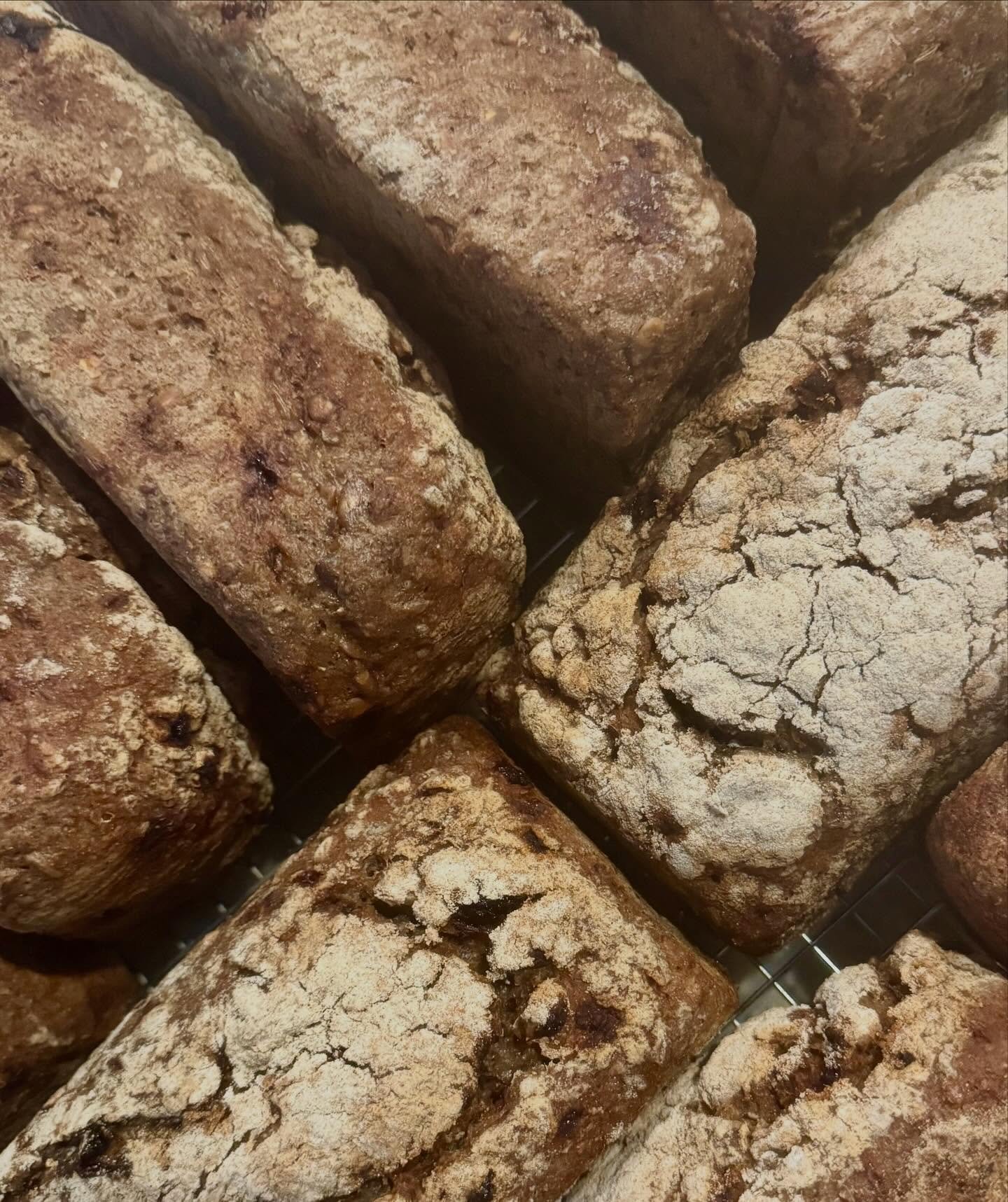 Buckwheat sourdough with fennel seed and plums. We're at Hollywood tomorrow for the last market of 2025. Come join us for your holiday shopping and to be the wonderful farmers market community. Tomorrow's bread menu is: 🌾Purple Karma Barley, 🌾Einko