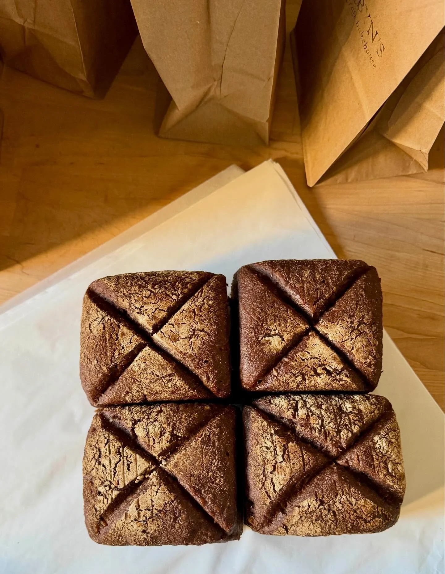 At PSU today and here's the bread: 🌾Purple Karma Barley, 🌾Einkorn Pepita, 🌾Walnut Red Fife, 🌾Pumpernickel,🌾 Seeded Buckwheat (Wheat Free). See you at the market!