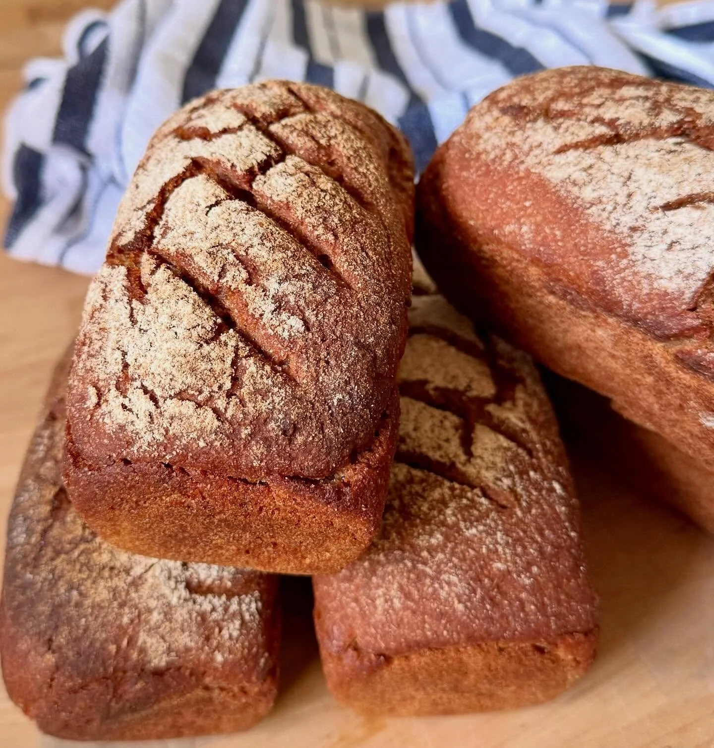Mini Volkornbrots. I enjoyed this 100% rye bread so much last week that I decided to bring it back tomorrow for PSU. We'll be in our summer spot, on the south end of the market in front of the Viking Pavilion, and market hours are 8:30 until 2pm. Her