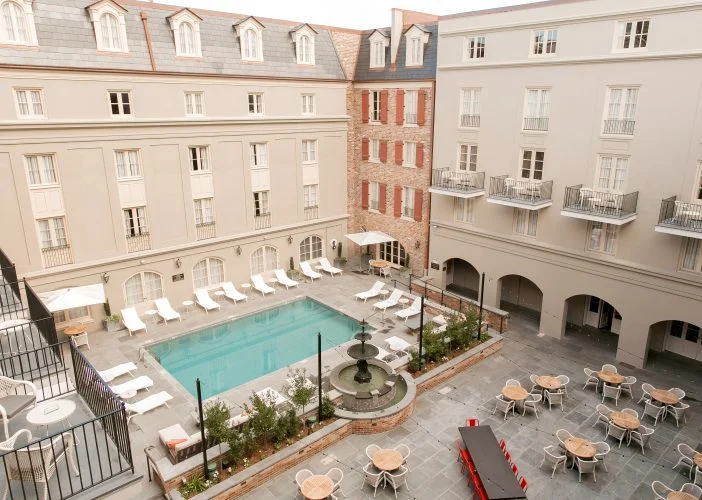 MaisonDupuyVenue2015014_1452096002 fountain.jpg