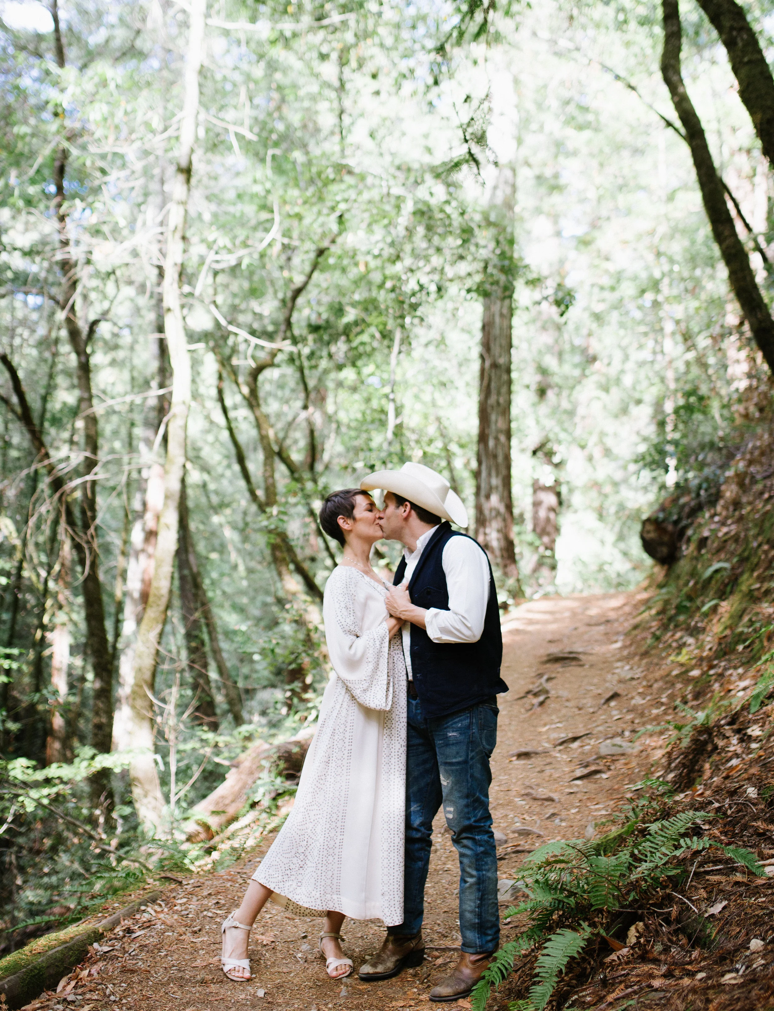 JulieBillyRedwoodsWedding-14.jpg