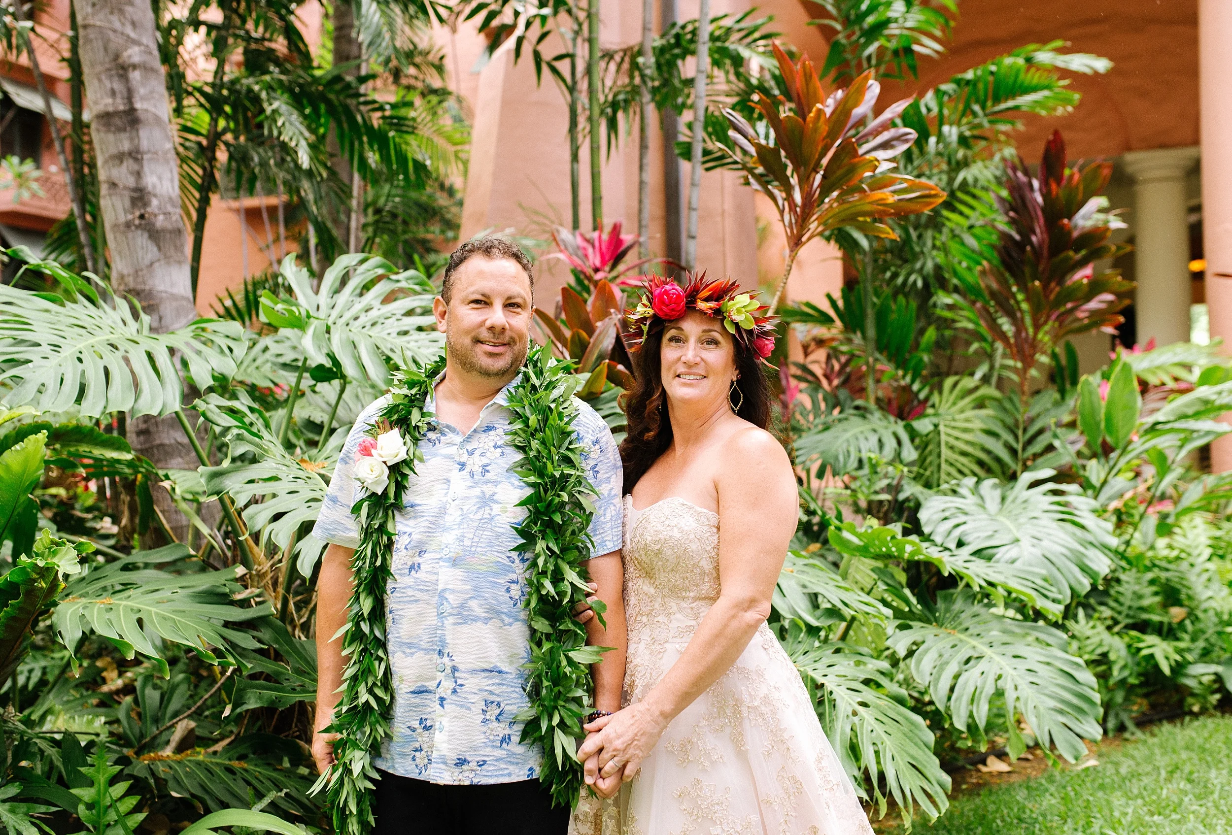 hawaii_oahu_beach_wedding_chelseadierphotography_0010.jpg