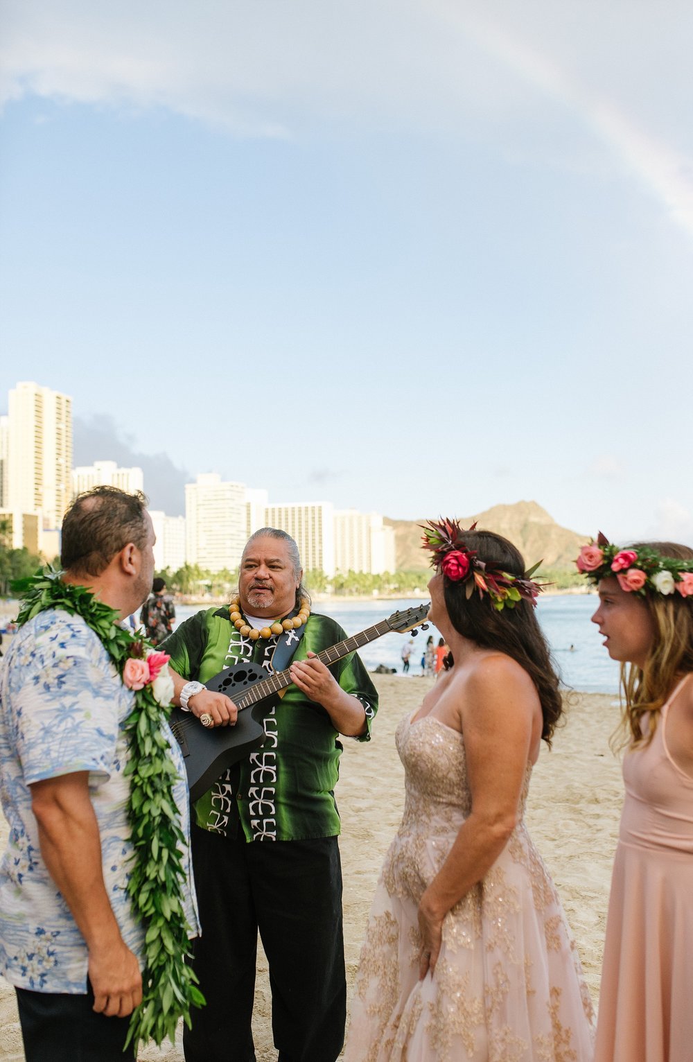 hawaii_oahu_beach_wedding_chelseadierphotography_0018.jpg