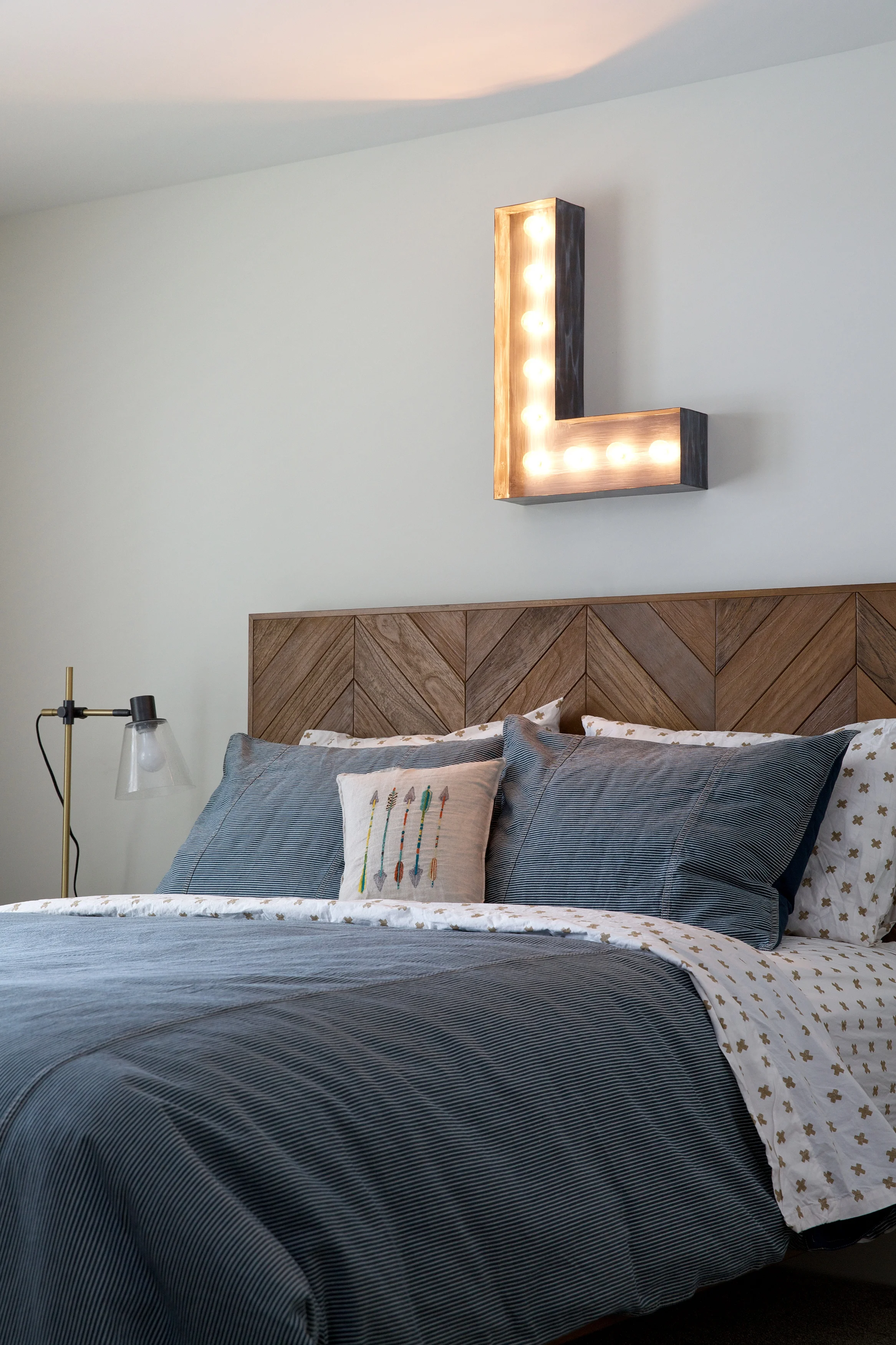 Sylvan Lake Family Cottage, Nyla Free Designs Inc., Calgary Interior Designer, Phil Crozier Photography