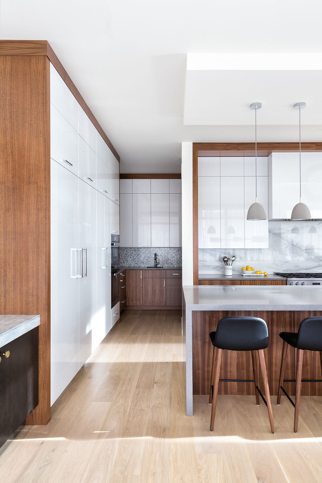 Modern Kitchen, Glossy White and Walnut, Elbow Park Modern, Nyla Free Designs, Calgary Interior Designer, DeJong Design Associates, Insignia Custom Homes, Phil Crozier Photography