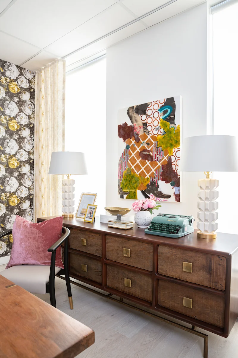 Nyla Free Designs Office Space, Calgary Interior Designer, Phil Crozier Photography #officedesign #studiospace #interiordesign #creative #entrepreneur
