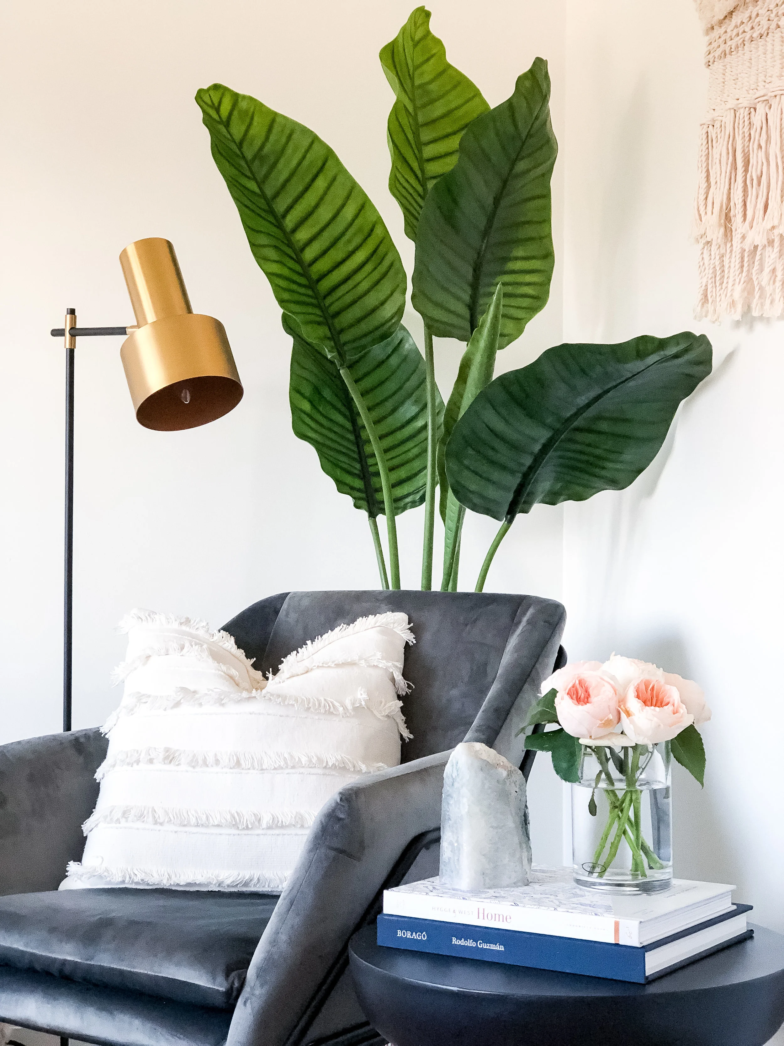 Nyla Free Designs Collaborates with Property Brothers Buying and Selling in Calgary Alberta Canada, Episode 5 #propertybrothers #hgtv #interiordesign #collaboration #design #openconcept #masterbedroom #masterbedroomstyling #masterbedroomdesign #bedroomdesign