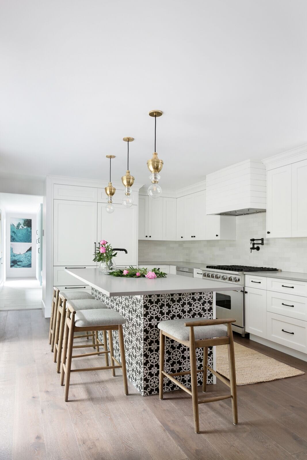 Transitional Modern Kitchen, West Vancouver , Nyla Free Designs, Calgary Interior Designer, Phil Crozier Photography.