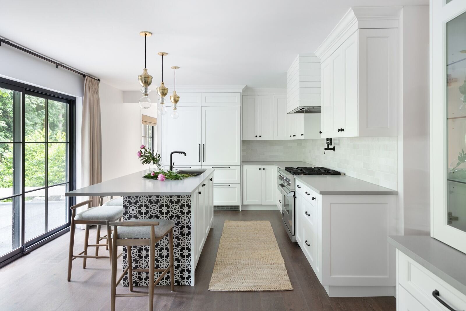Transitional Modern Kitchen, West Vancouver , Nyla Free Designs, Calgary Interior Designer, Phil Crozier Photography.